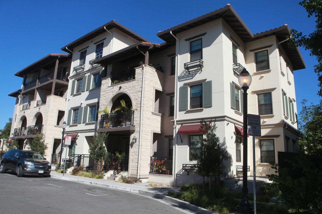 Franklin Street Apartments is the most recent affordable housing project in Mountain View, pictured here on Oct. 19, 2014. It provides 51 rental units for families. (Yuqing Pan/Peninsula Press)