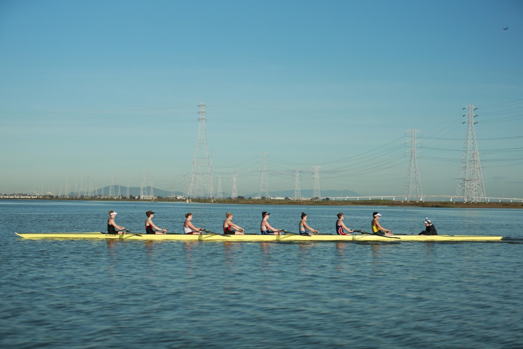 The team heads back to the boat house after an intense practice Wednesday, Mar. 8, 2017. (Felix Petermann/Peninsula Press)