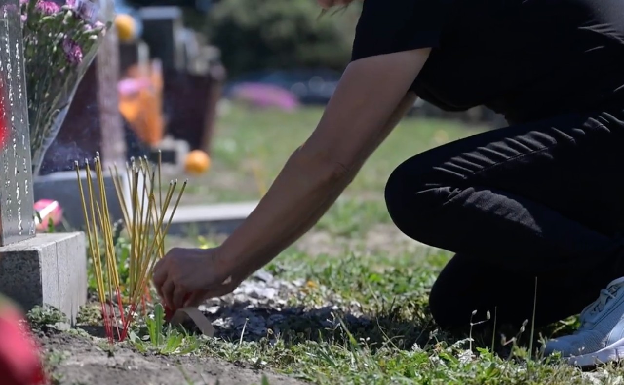 Bay Area Residents Talk About Stories Behind Chinese Traditional Funeral Practice